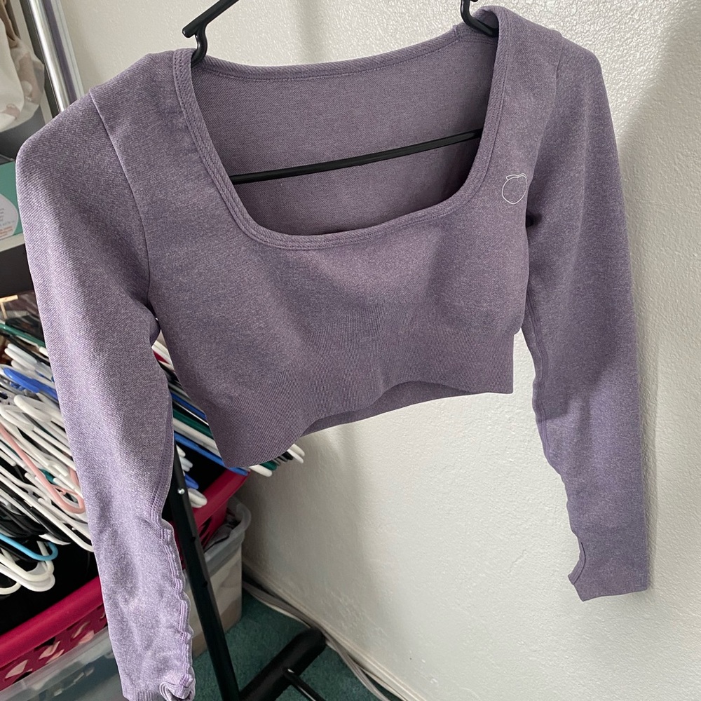 Peachybunz workout top